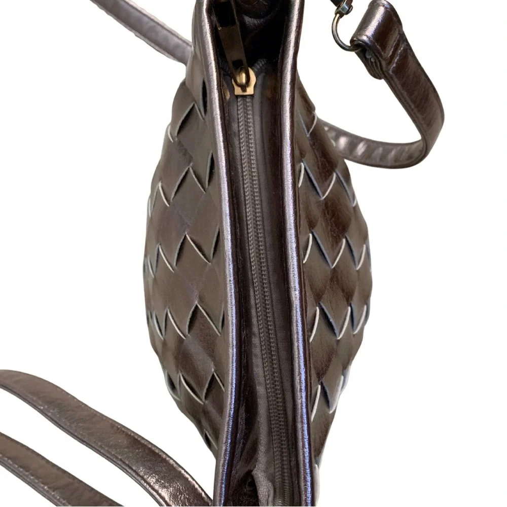 2/$30 Beya Silver Woven Bucket Crossbody Handbag Metallic Gray Quilted